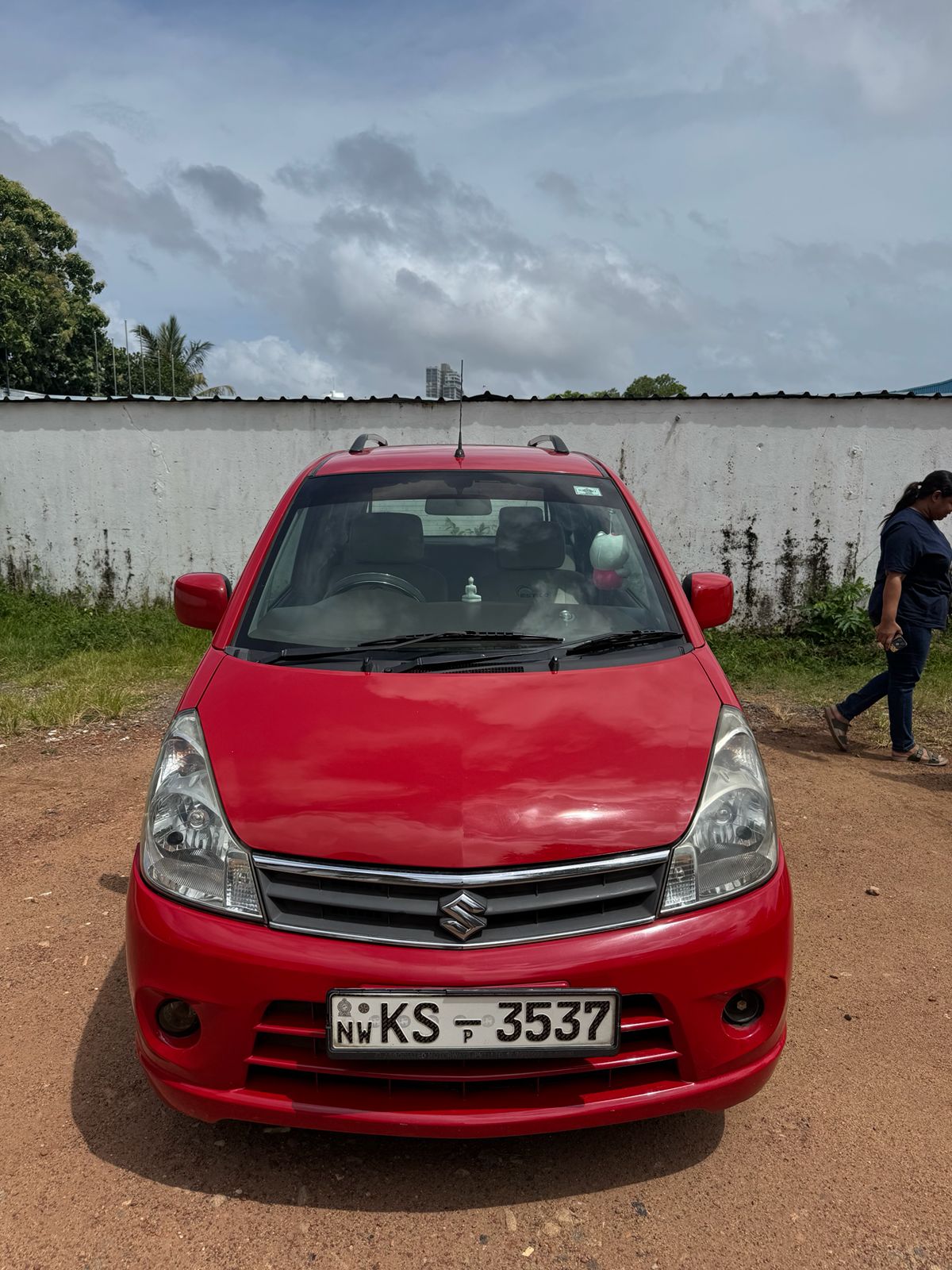 Go Lanka Tours Vehicle